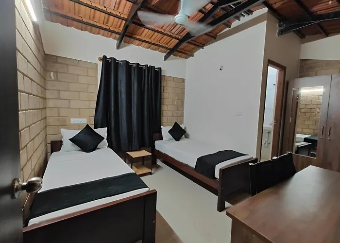 Minimal PoshtelHostel